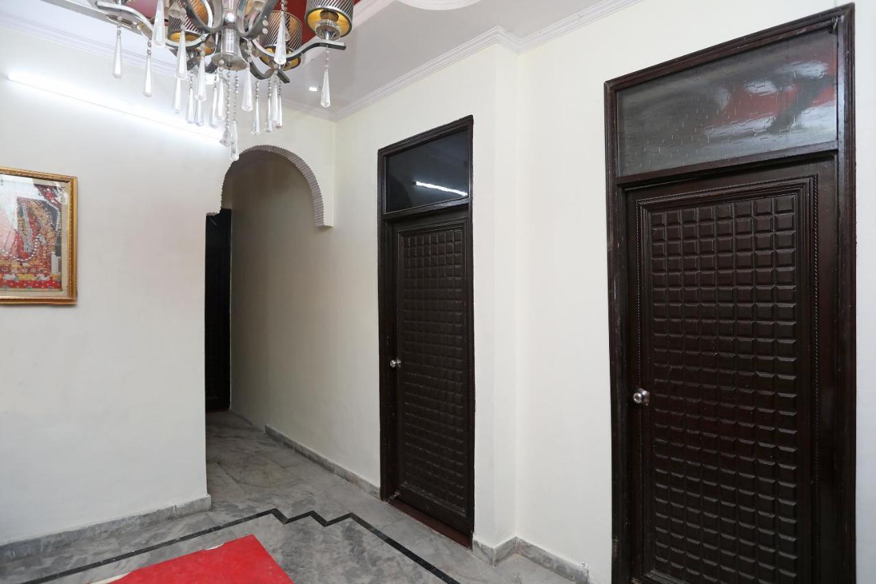 Oyo Stay The Castle Near M2K Cinemas Rohini New Delhi Exterior photo