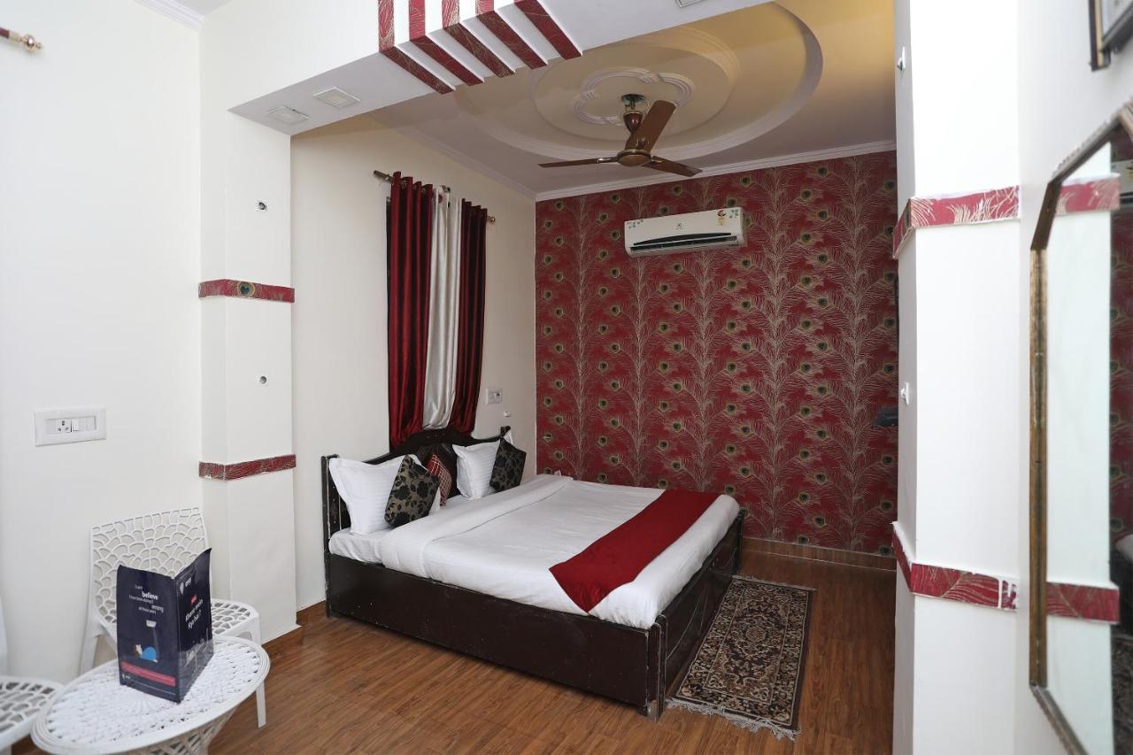 Oyo Stay The Castle Near M2K Cinemas Rohini New Delhi Exterior photo